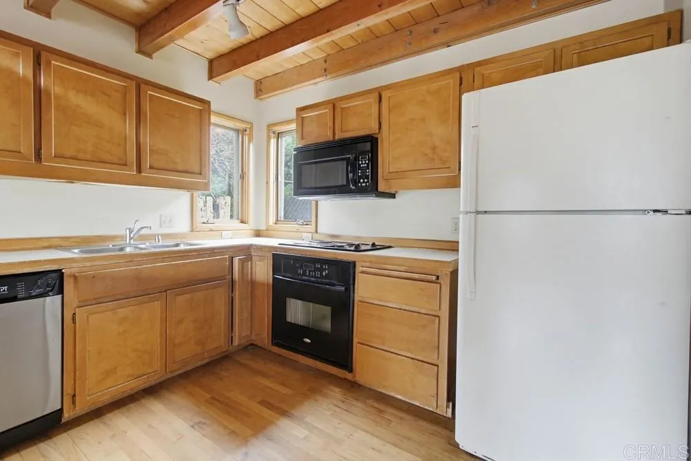 https://cdn.realtyfeed.com/cdn/127/306613127/24c8ddc5b3aa9449626b7fd5e14dfdb8.webp