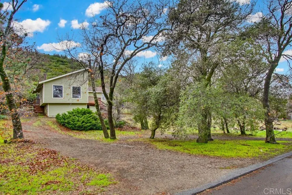https://cdn.realtyfeed.com/cdn/127/306613127/403ee93d138f7901655428496f71d128.webp