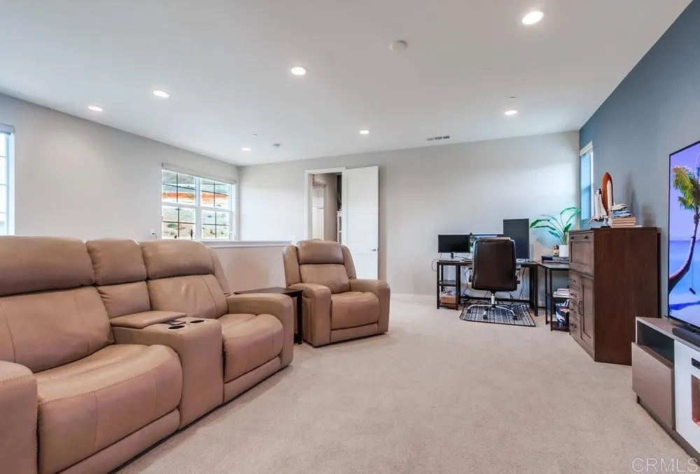 https://cdn.realtyfeed.com/cdn/127/306613169/2c553c9c740873397b123505be7024b9.webp