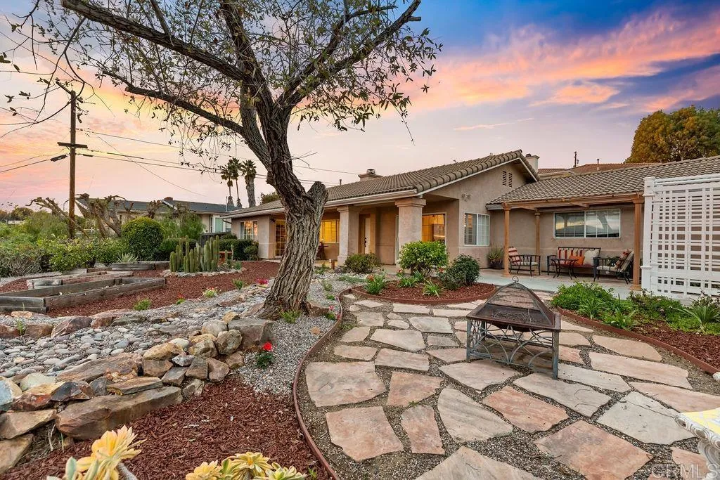 https://cdn.realtyfeed.com/cdn/127/306613191/167e5ddd00218149d06ca60a4364adc0.webp