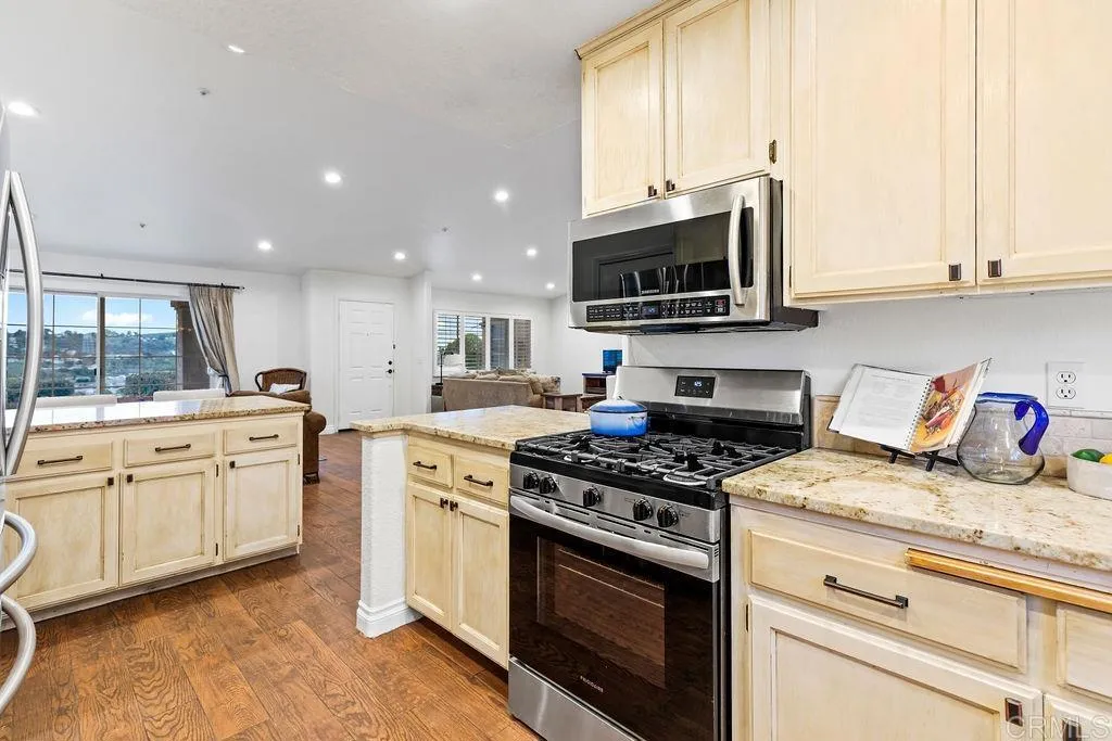 https://cdn.realtyfeed.com/cdn/127/306613191/412d315b38ec51bb4187fd42a6cb06f7.webp
