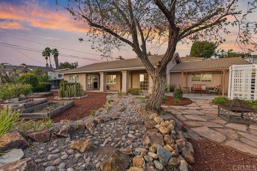 https://cdn.realtyfeed.com/cdn/127/306613191/fbf9ae39839cf251c7225bb41959011c.webp