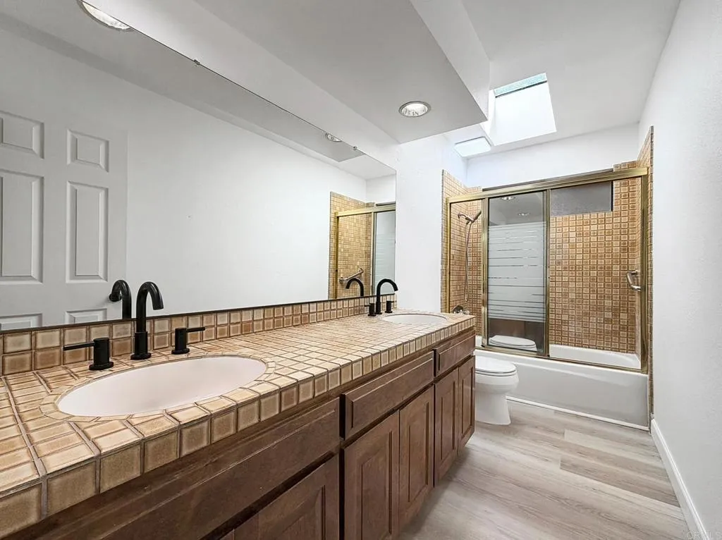 https://cdn.realtyfeed.com/cdn/127/306613220/65e2fa747114a56cdbc894af14dba9e2.webp