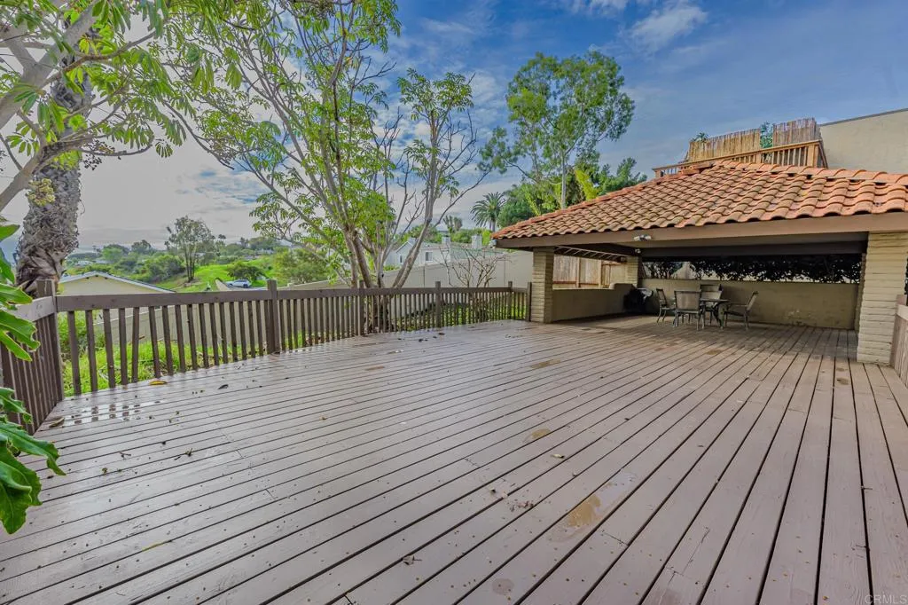 https://cdn.realtyfeed.com/cdn/127/306613231/4181138bb3b12f0d321e1c7471de2324.webp