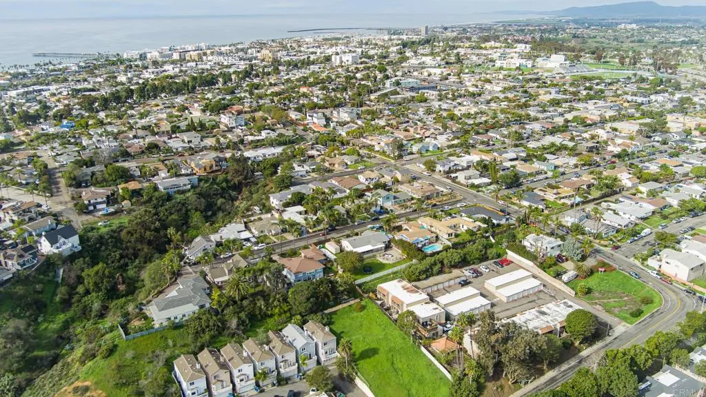 https://cdn.realtyfeed.com/cdn/127/306613231/f228e4de6f3501a94ac67c475fdf14c1.webp