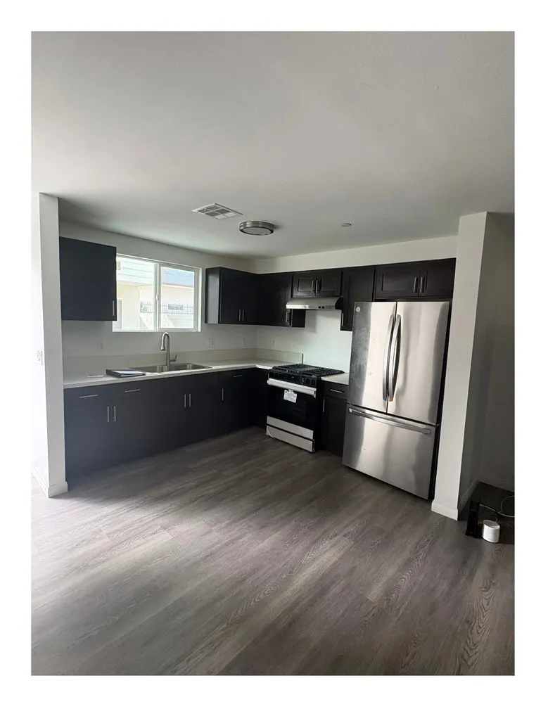 720 W Cherry Street, Compton, CA 90222 - Photo 4 of 32, Compton, CA