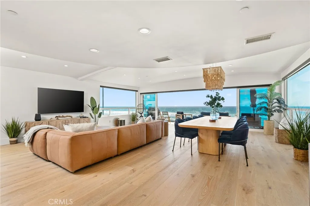 https://cdn.realtyfeed.com/cdn/127/306613257/41aa0334dd416908c2fb9130547c070d.webp