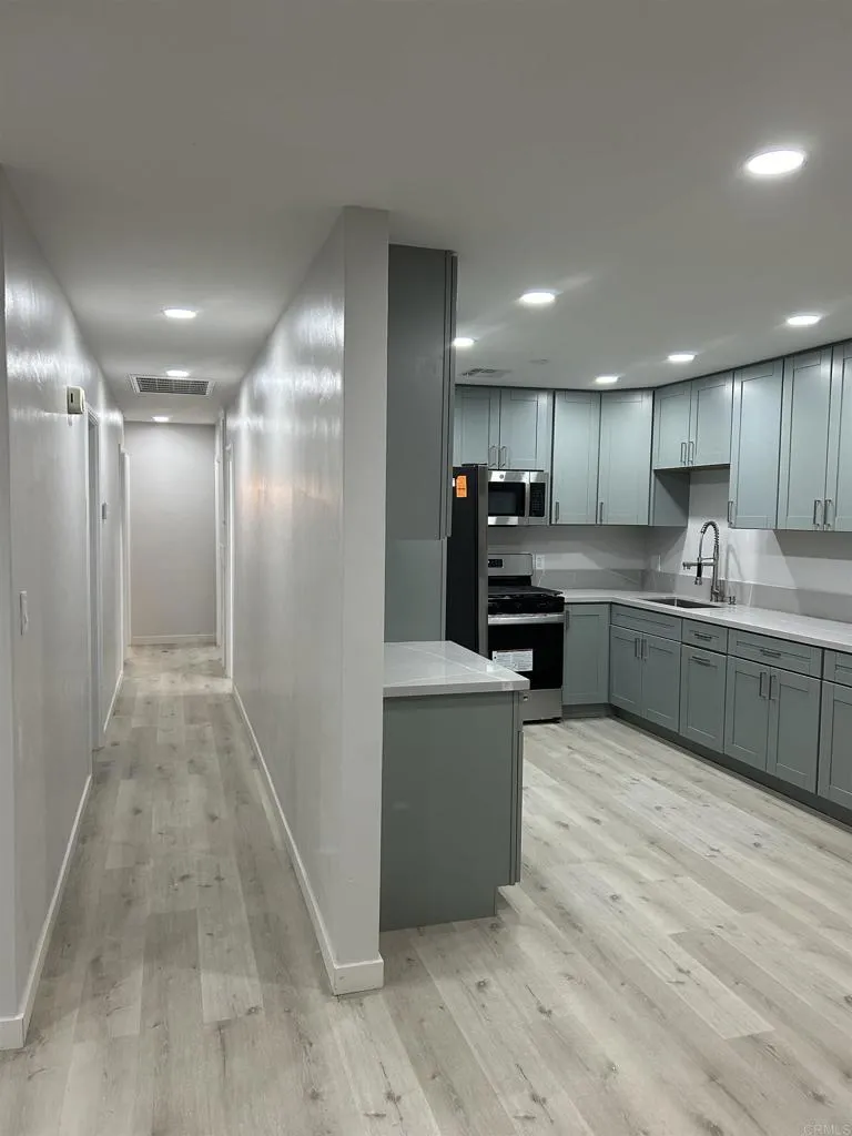 https://cdn.realtyfeed.com/cdn/127/306613260/e847f1be85950b1cb3adad82004252a2.webp