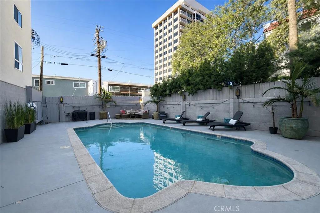 https://cdn.realtyfeed.com/cdn/127/306613264/22e8e1459617588115a8c7409a241c4c.webp