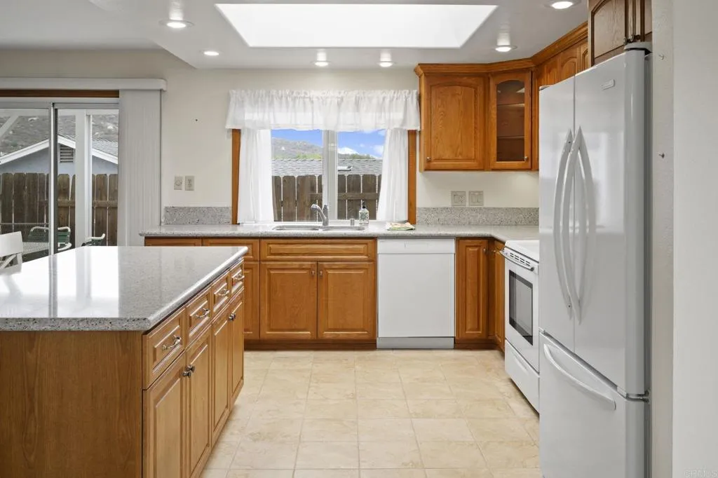 https://cdn.realtyfeed.com/cdn/127/306613403/47b370c5d5b7ede20db5a932b50c7354.webp