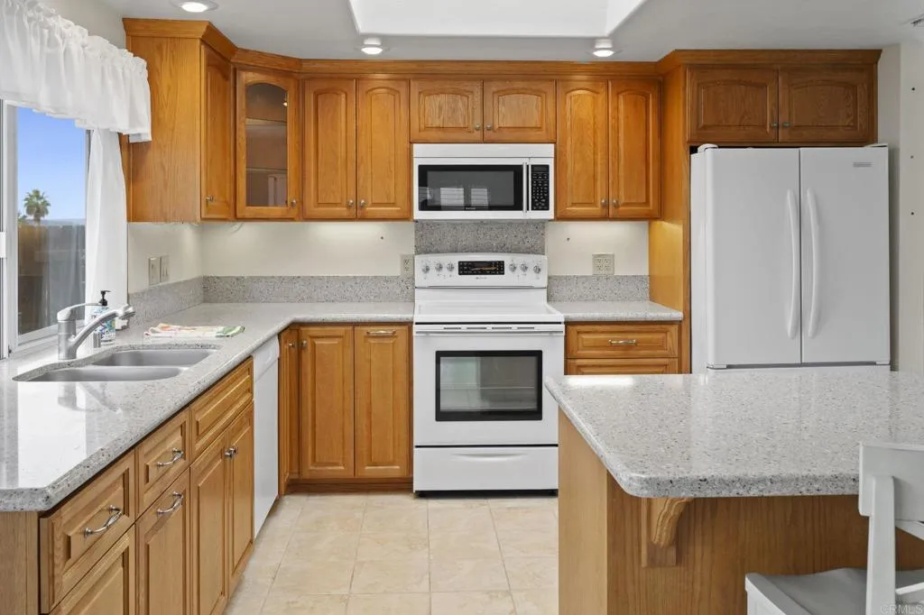https://cdn.realtyfeed.com/cdn/127/306613403/9ba9a3478558c783e024e684ef538b54.webp