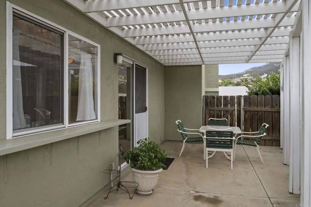 https://cdn.realtyfeed.com/cdn/127/306613403/bb7561d51d8859eca6c56f0a57a3d6cc.webp
