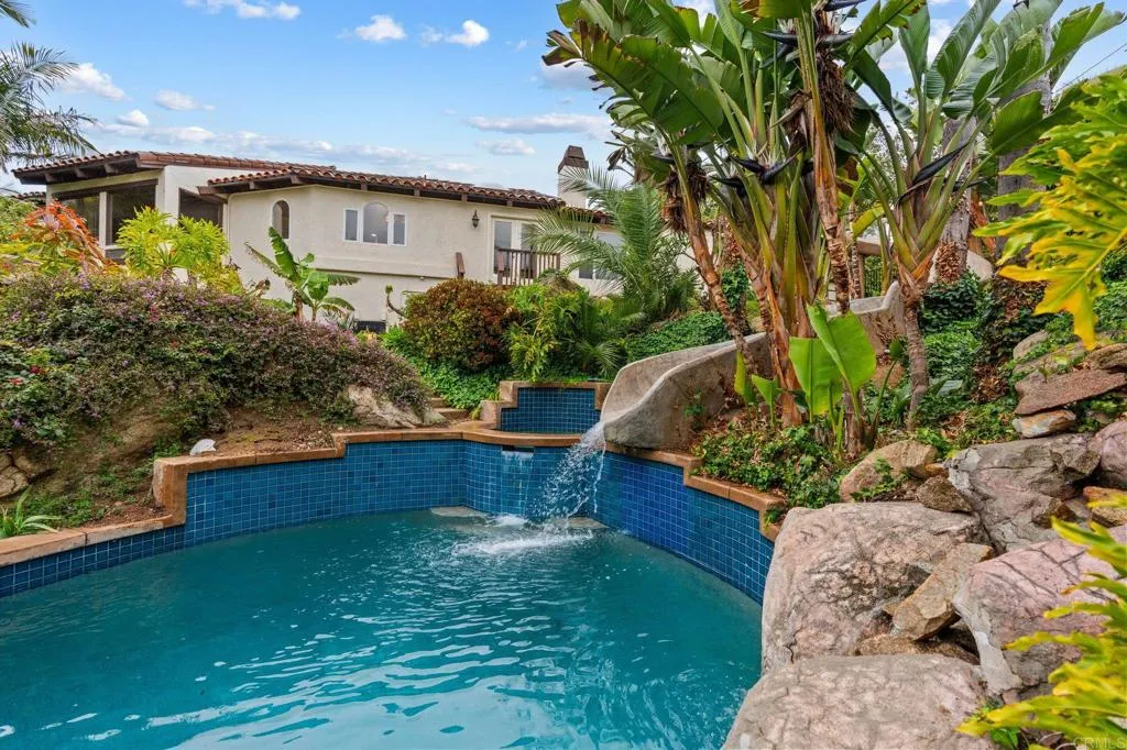 https://cdn.realtyfeed.com/cdn/127/306613411/2795f32a6fc0a386beaf15050ec07ed9.webp
