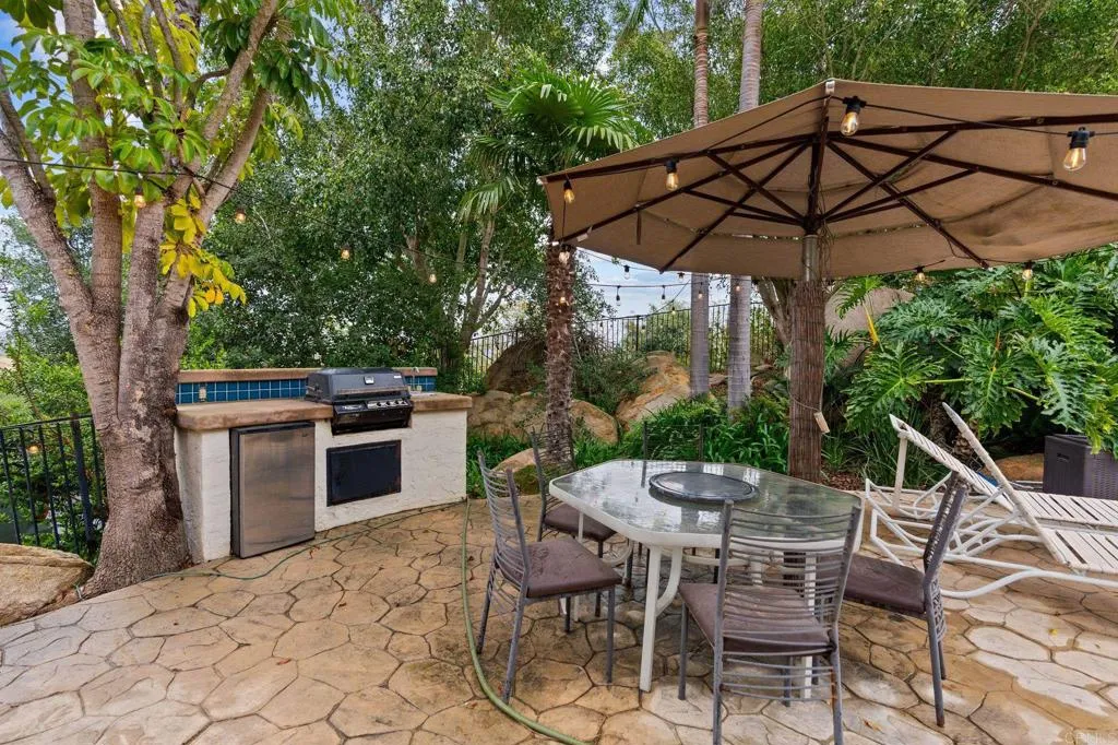 https://cdn.realtyfeed.com/cdn/127/306613411/2cbd1e3a222cc1488290d10ce93f5cf3.webp