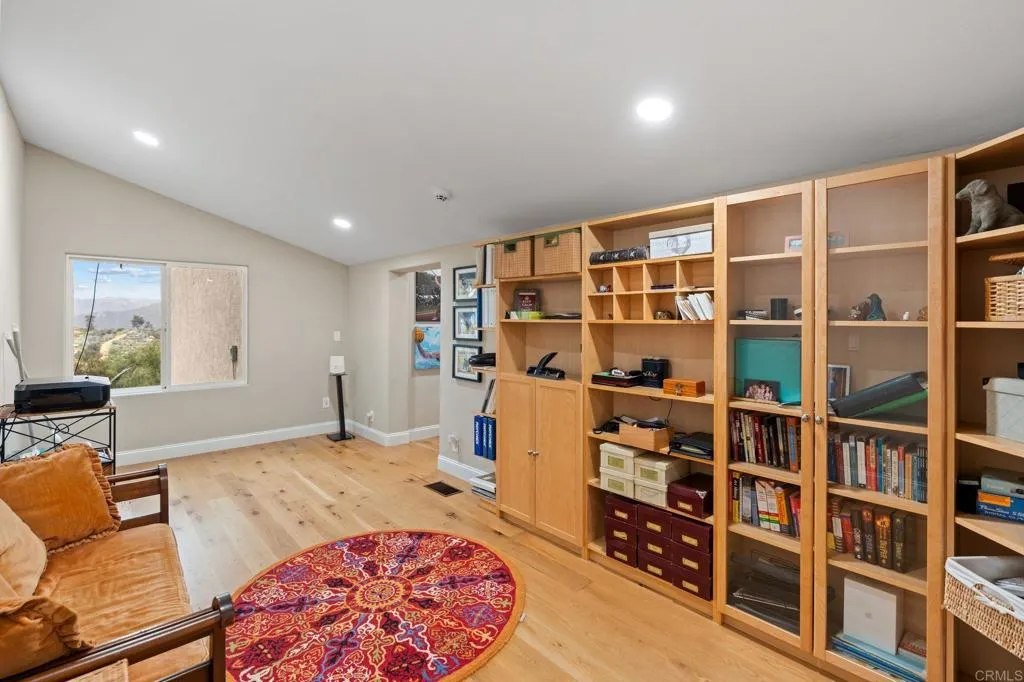 https://cdn.realtyfeed.com/cdn/127/306613411/5e6d03537b45bd2612bc51f0a13bc302.webp