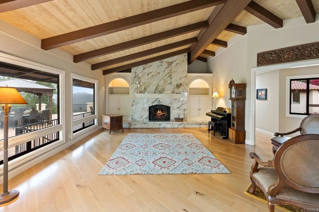 https://cdn.realtyfeed.com/cdn/127/306613411/ac6a867370a92414b8edc9da60a2ff15.webp
