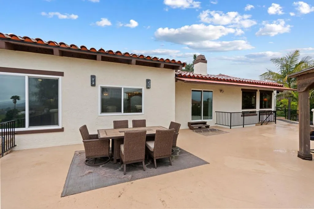 https://cdn.realtyfeed.com/cdn/127/306613411/ba0c4a12578b82f74b9e2c5b1f213d81.webp