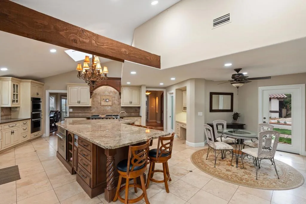 https://cdn.realtyfeed.com/cdn/127/306613411/dc5f4b0872693e357628237cd42094f5.webp