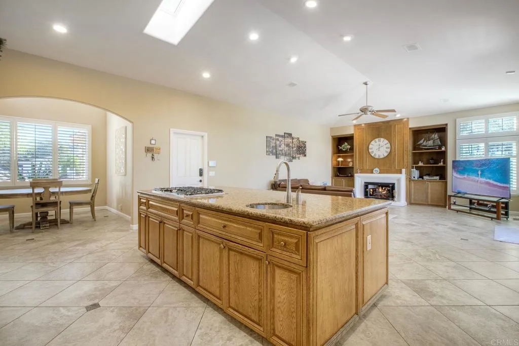 https://cdn.realtyfeed.com/cdn/127/306613501/1f6ba90f6a551f842761d4971f63ee7c.webp