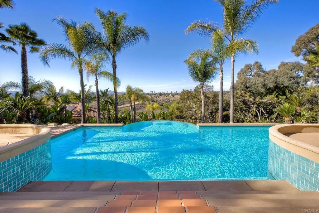 https://cdn.realtyfeed.com/cdn/127/306613501/8f582b90704038138906086a49253bde.webp