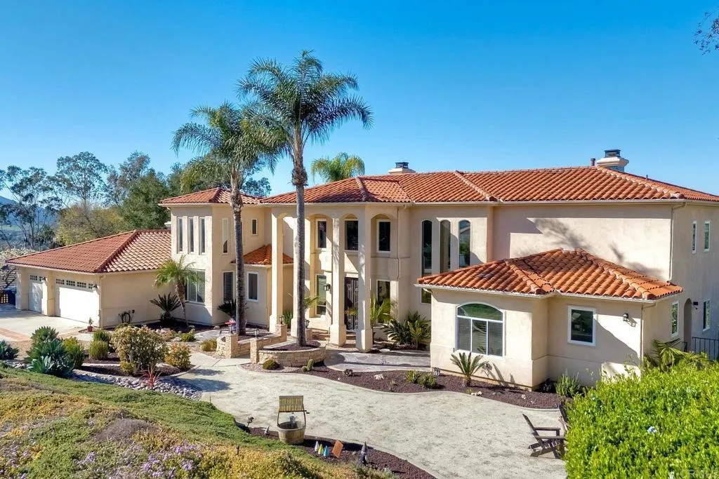 https://cdn.realtyfeed.com/cdn/127/306613501/bf365b3cf92b645efb5390b5c3396d42.webp