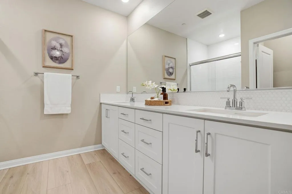 https://cdn.realtyfeed.com/cdn/127/306613504/81dd683c666d662635aacf80c8e88445.webp