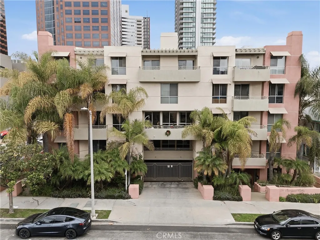 Los Angeles, CA 90025