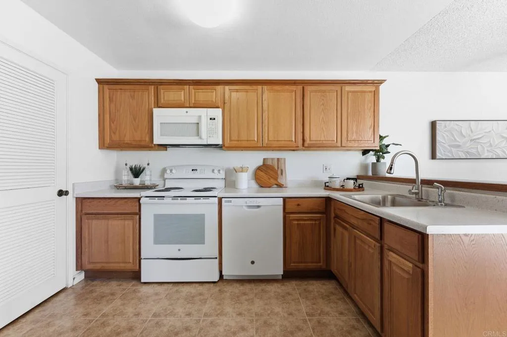 https://cdn.realtyfeed.com/cdn/127/306613671/147fb53400a36ea806d0b6c3bebedb8b.webp