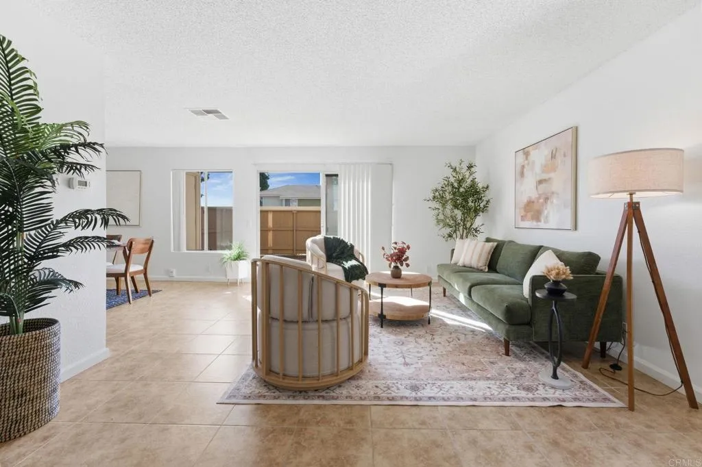 https://cdn.realtyfeed.com/cdn/127/306613671/30633e73eafea84e8451fc6317750232.webp
