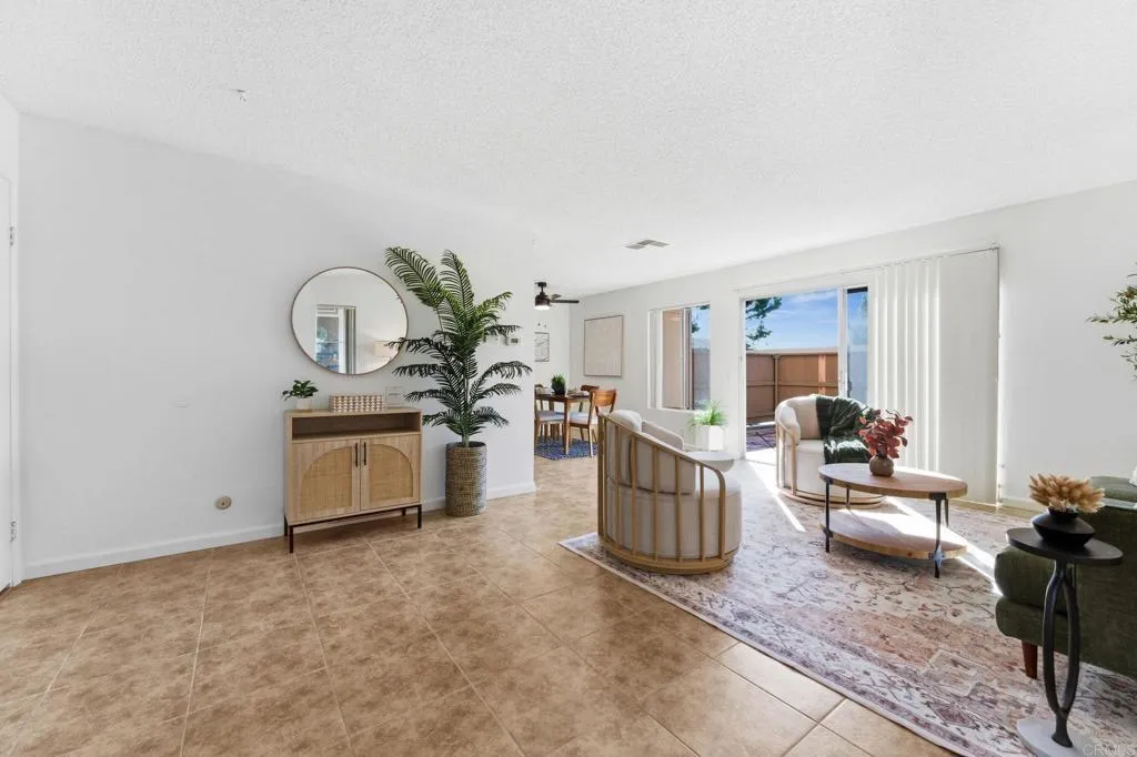 https://cdn.realtyfeed.com/cdn/127/306613671/7590e7cb1ab767321c800d4adb8e5876.webp