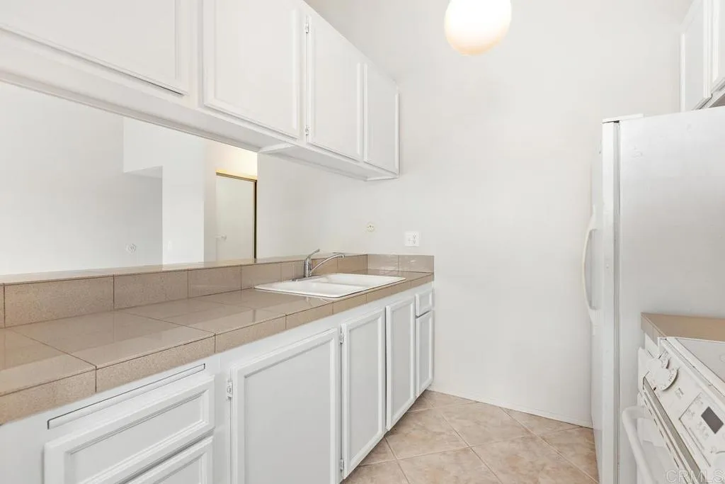 https://cdn.realtyfeed.com/cdn/127/306613678/6a0a71f27d1baf4c6cef296c173d16c4.webp