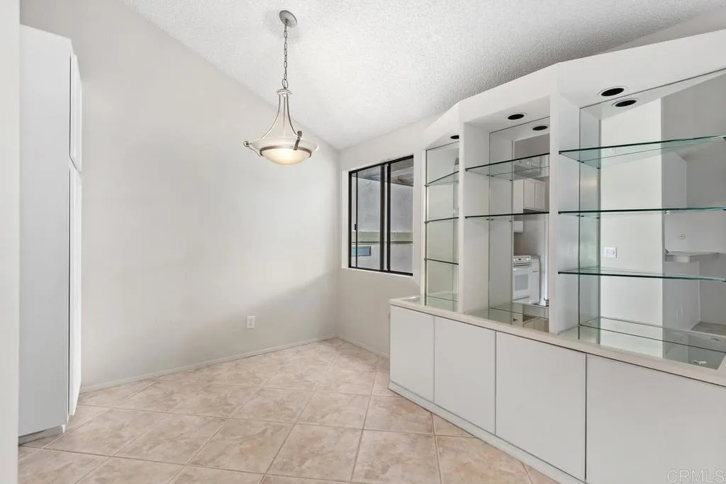 https://cdn.realtyfeed.com/cdn/127/306613678/826afeb7d0330b4ae081a03ac614797e.webp