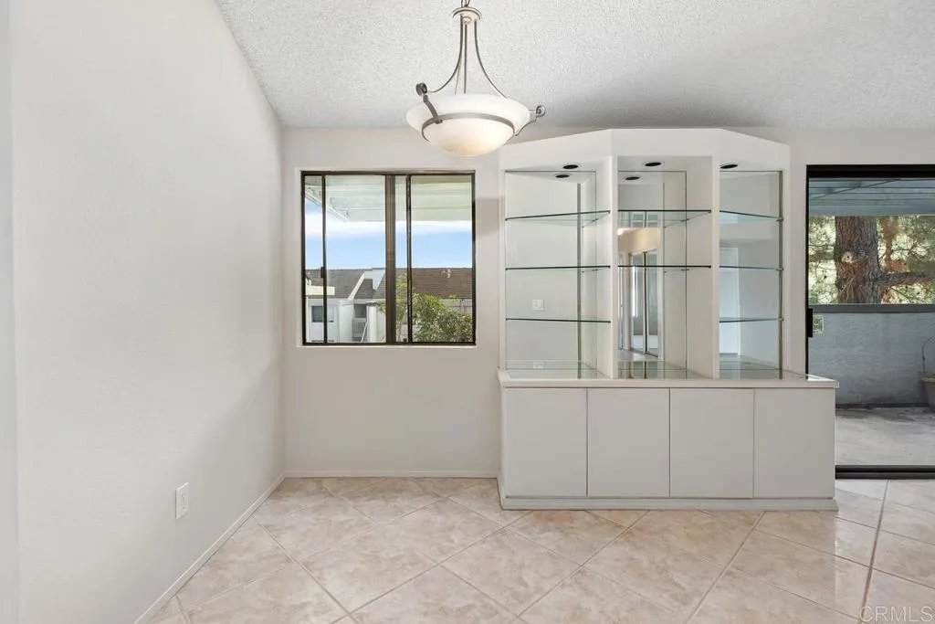 https://cdn.realtyfeed.com/cdn/127/306613678/84fd983e726042b01ace96898cc5454a.webp