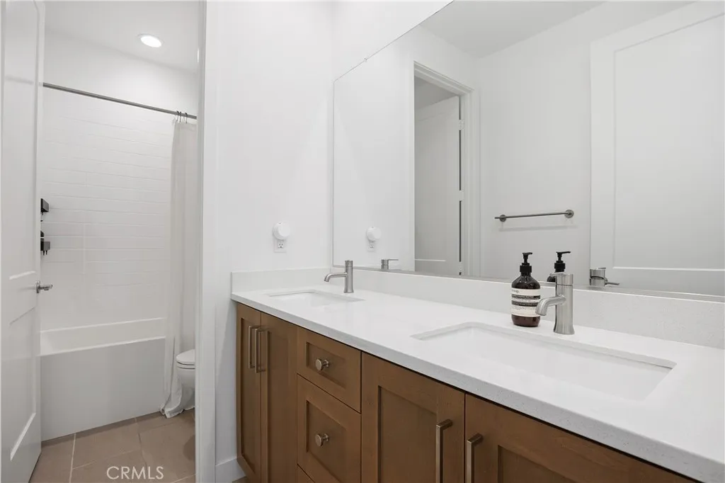 https://cdn.realtyfeed.com/cdn/127/306613712/c3ef598b2783c8c0345179675d5d2b1b.webp