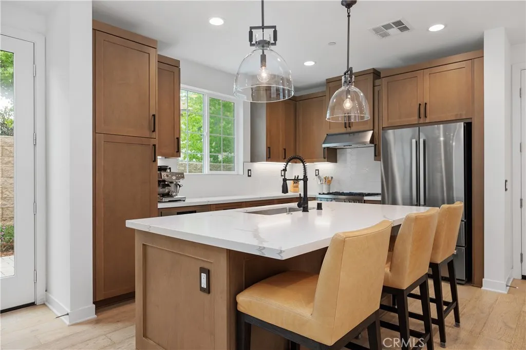 https://cdn.realtyfeed.com/cdn/127/306613712/ce4815ac219cbe47be39ffeda05b2212.webp