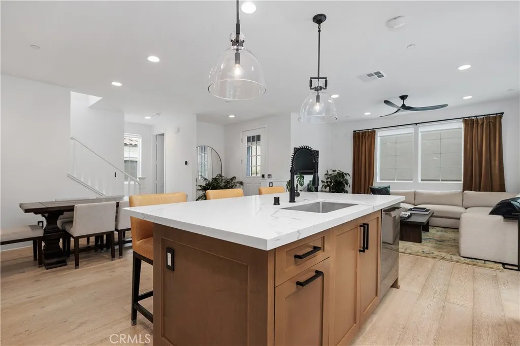 https://cdn.realtyfeed.com/cdn/127/306613712/de748fc75961228e6c7e89965e96c64b.webp
