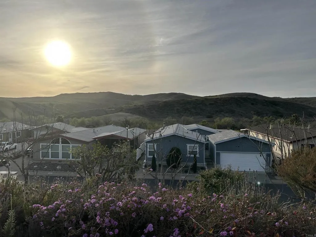 https://cdn.realtyfeed.com/cdn/127/306613758/852aa345238d6961606570b942b09d5b.webp