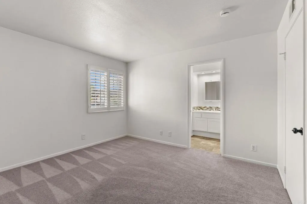 https://cdn.realtyfeed.com/cdn/127/306613760/18f219348a0f0fb04cf6d1f01276d0b0.webp