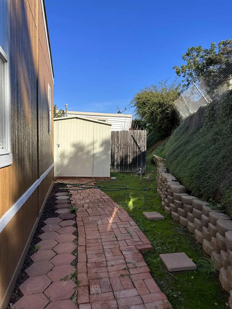 https://cdn.realtyfeed.com/cdn/127/306613856/15552aa846d2c29012abad8dc91a5ad4.webp