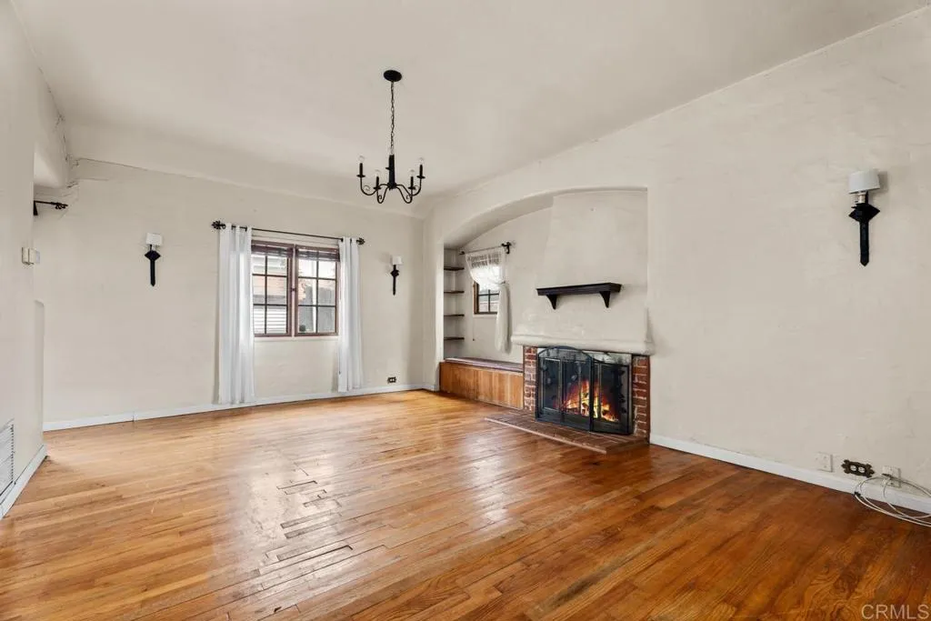 https://cdn.realtyfeed.com/cdn/127/306613879/84115ddf472d3b43e6a6266794d17fab.webp