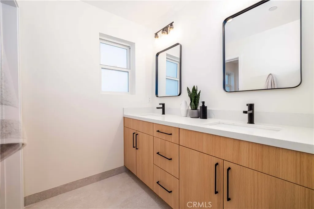 https://cdn.realtyfeed.com/cdn/127/306613939/2e438357138123320910c3d53ddc3572.webp