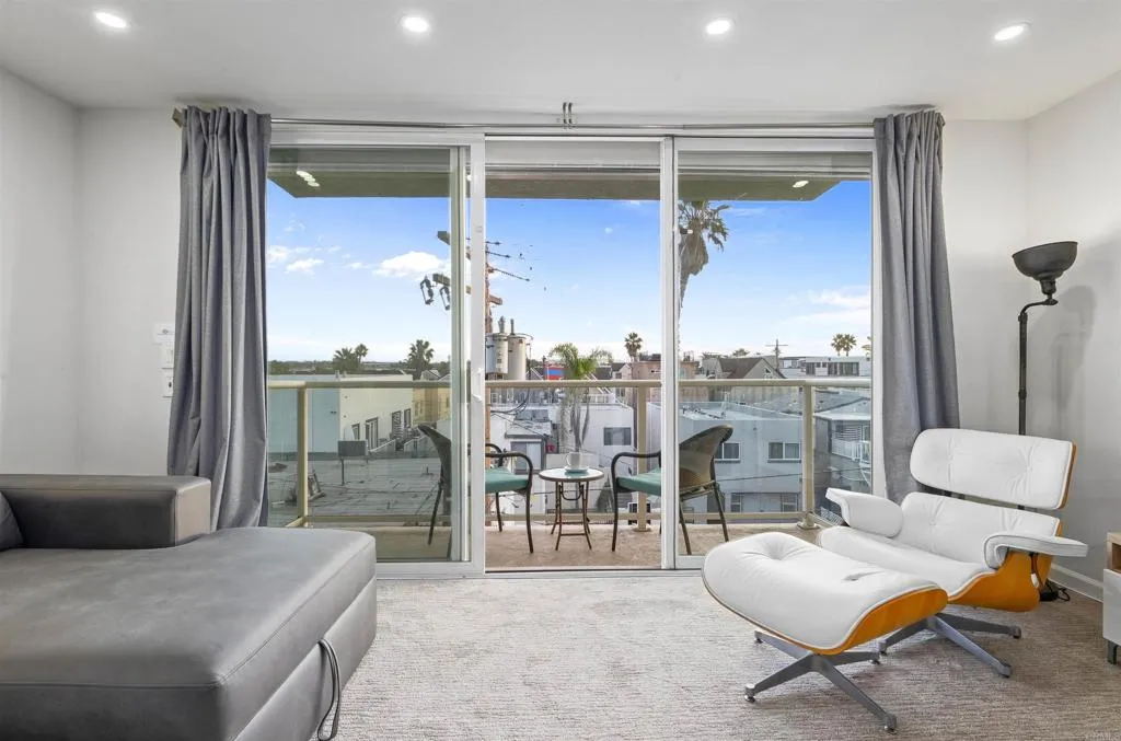 https://cdn.realtyfeed.com/cdn/127/306613951/fd718c0d8089fecfa59b11e629ca8a60.webp