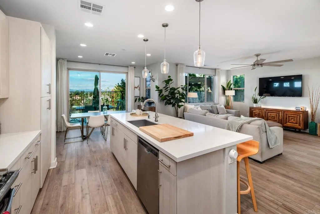 https://cdn.realtyfeed.com/cdn/127/306613990/27089c15d0f278bc89ce206e20cadea6.webp
