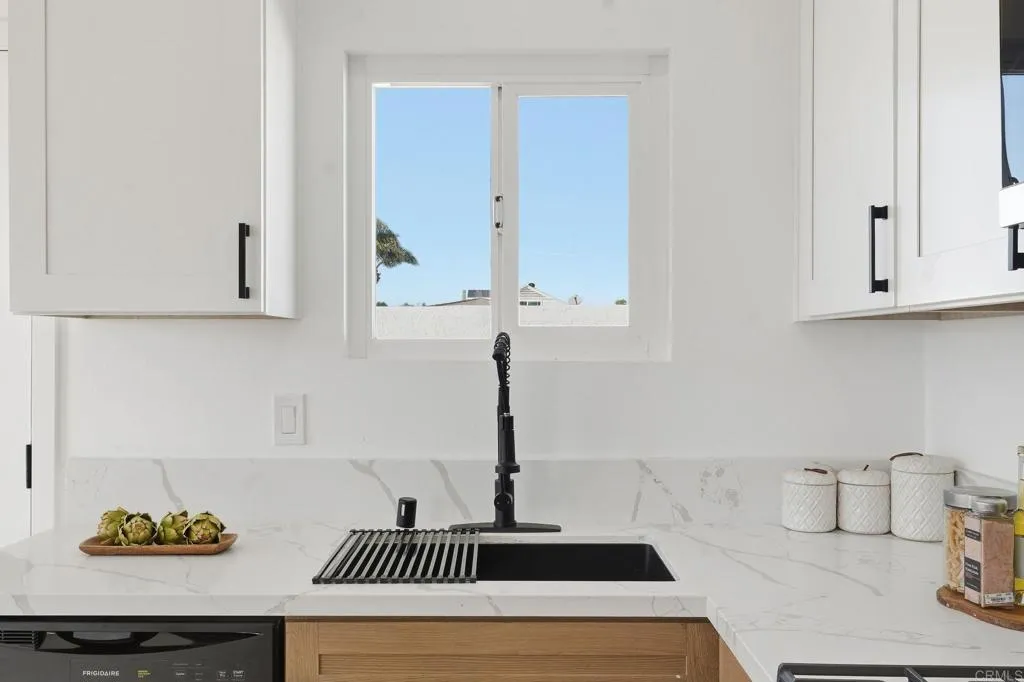 https://cdn.realtyfeed.com/cdn/127/306614056/842be71272ab07bcb8ad449d19b53a69.webp