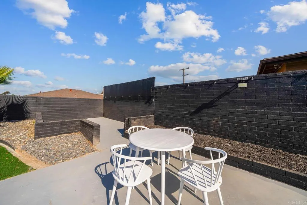 https://cdn.realtyfeed.com/cdn/127/306614066/adbbe9421cff936188394f2e7696607f.webp