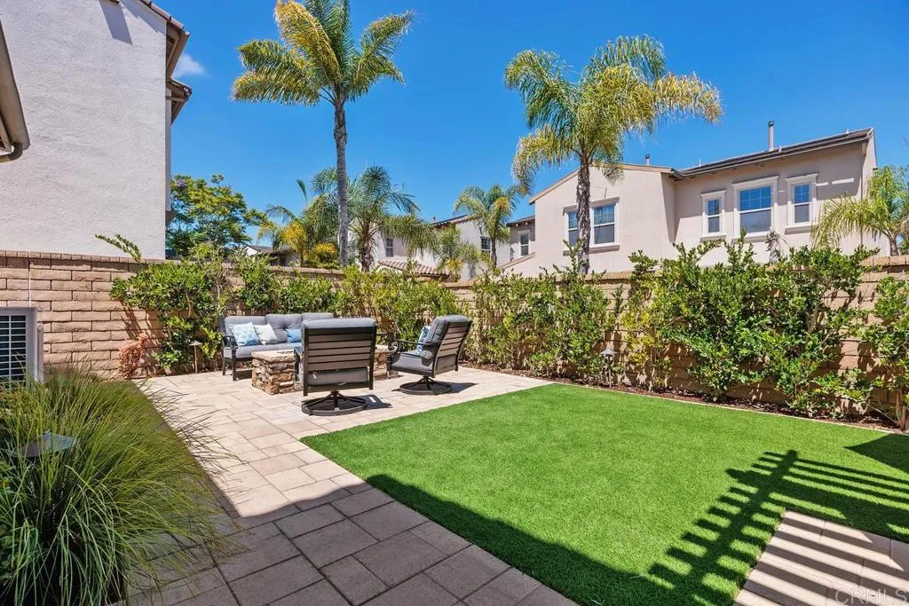 https://cdn.realtyfeed.com/cdn/127/306614228/8ce9fcc19bcdf669177c936ab5f26b0d.webp