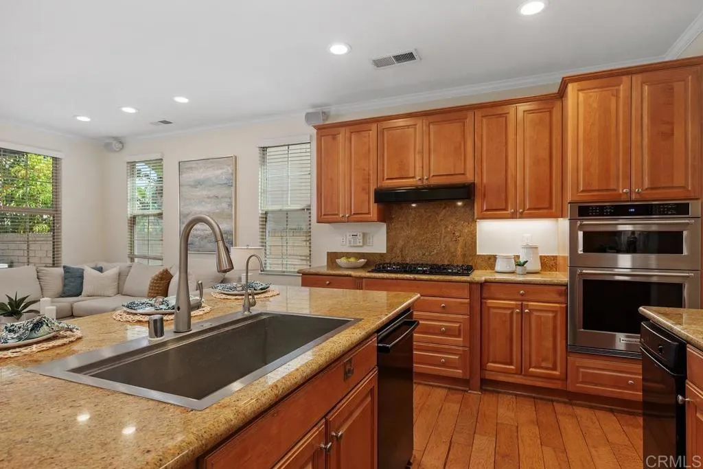 https://cdn.realtyfeed.com/cdn/127/306614228/afbc8d5aea2e9b71cda53c9055e3986f.webp