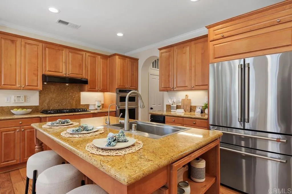 https://cdn.realtyfeed.com/cdn/127/306614228/e1ef4f4bcf2b28d6d25968567cec899b.webp