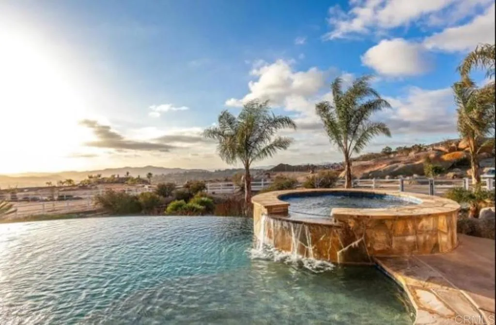 https://cdn.realtyfeed.com/cdn/127/306614229/405ab33e966a11f92668c12f9acd3809.webp