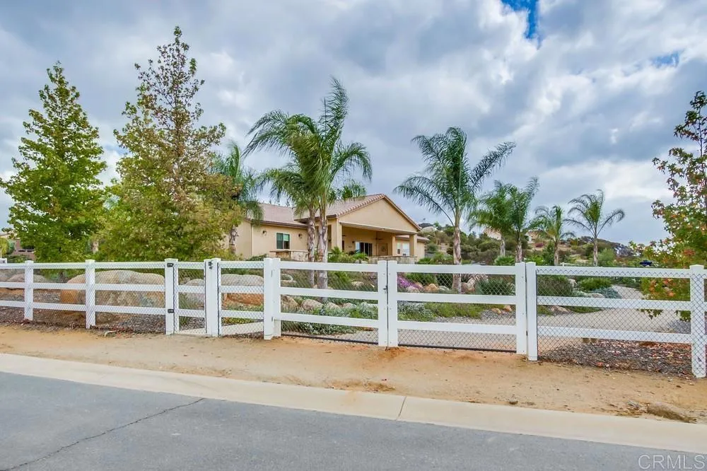 https://cdn.realtyfeed.com/cdn/127/306614229/7487b1f539cb5c8653788a3e6385a97c.webp